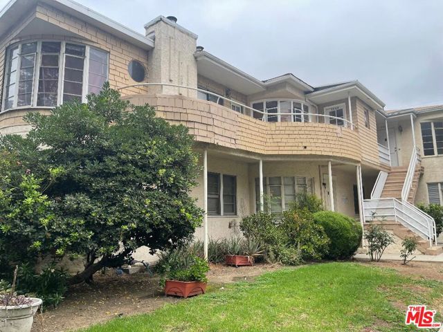 3757 Los Feliz Boulevard, Los Angeles CA: https://media.crmls.org/mediaz/9818d918-362c-4152-ab77-cefb44e34e77.jpg