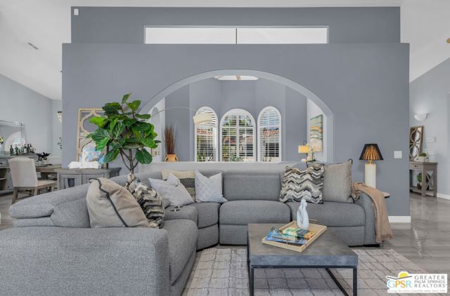 38610 Desert Mirage Drive, Palm Desert CA: https://media.crmls.org/mediaz/9818f790-d209-4dc4-9270-cad4374bb330.jpg