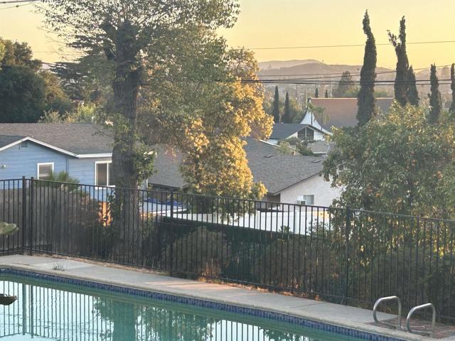 1190 Robertson Dr, Escondido CA: https://media.crmls.org/mediaz/981a4436-69ca-4ed2-97eb-da91863d2622.jpg