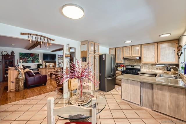 9373 GOYETTE PLACE, Santee CA: https://media.crmls.org/mediaz/981a4cc3-fd28-44c5-937e-3068f81f7314.jpg