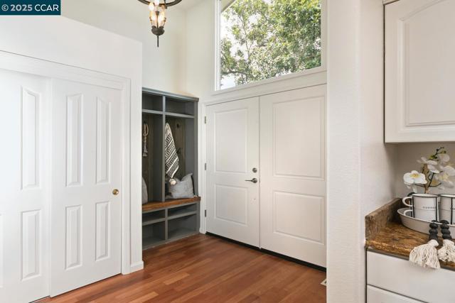 2 Deer field, Walnut Creek CA: https://media.crmls.org/mediaz/981aa69f-cfcc-472d-9073-184a06abc26d.jpg