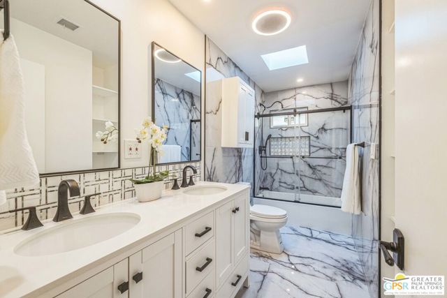 372 E Molino Road, Palm Springs CA: https://media.crmls.org/mediaz/981b0205-6e37-4257-ab8d-66d2dd0c3472.jpg