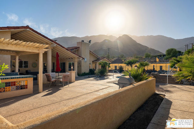 600 W Via Escuela, Palm Springs, CA 92262