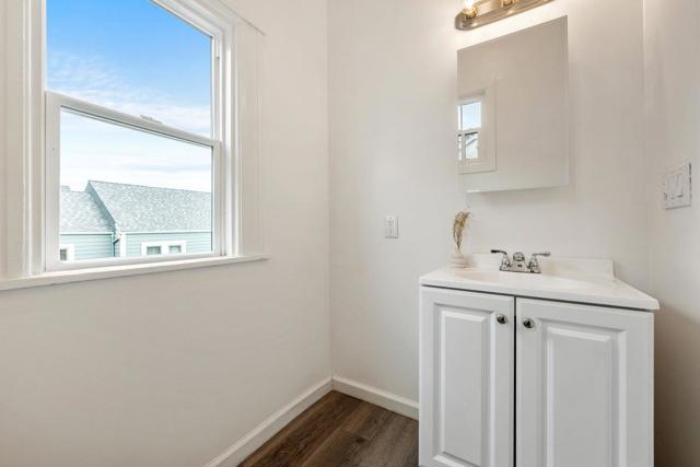 360 Laidley Street, San Francisco CA: https://media.crmls.org/mediaz/981ba512-943d-4ef2-863f-ea18e24374e1.jpg
