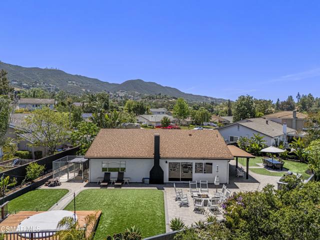 915 W Marcello Avenue, Thousand Oaks CA: https://media.crmls.org/mediaz/981c42e7-03ab-40b6-ac66-404d9353ab06.jpg
