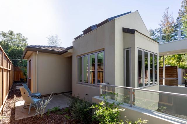 706 N San Antonio Road, Los Altos CA: https://media.crmls.org/mediaz/981d90bf-7c8d-4b95-af8a-2b05c21c042f.jpg