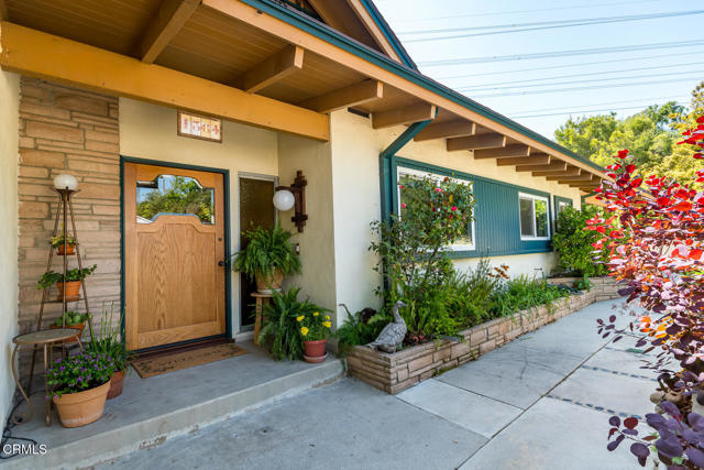 Detail Gallery Image 3 of 71 For 1364 Journey's End Dr, La Canada Flintridge,  CA 91011 - 3 Beds | 2 Baths