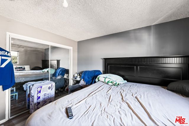 1114 S Kern Avenue, Los Angeles CA: https://media.crmls.org/mediaz/981ebc80-cd99-4f60-b69e-337c8d79d6d9.jpg