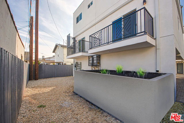 954 N Kingsley Drive, Los Angeles CA: https://media.crmls.org/mediaz/981f1191-c1fe-4989-9a6f-4cce4cdb7f08.jpg