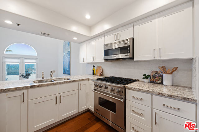 Drew Fenton | 12011 Goshen Avenue Los Angeles CA | MLS: 7095692