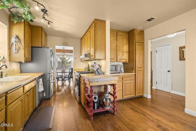 Detail Gallery Image 11 of 41 For 151 Armstrong Ave, Ventura,  CA 93003 - 3 Beds | 2 Baths