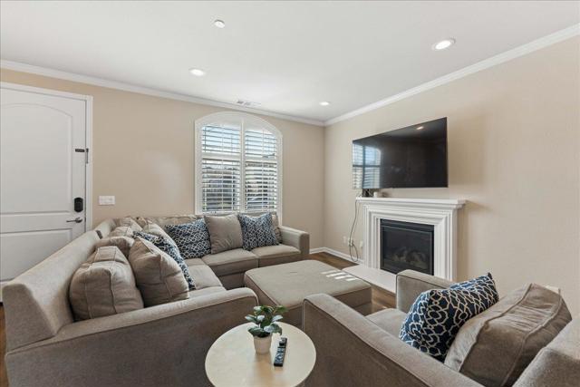 1600 Panorama Drive, Hollister CA: https://media.crmls.org/mediaz/98204d9d-ee28-428f-8157-9a3dca8dbef8.jpg