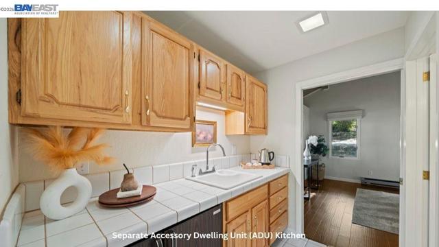 Image 43 of 60 For 5280 Sheridan Rd