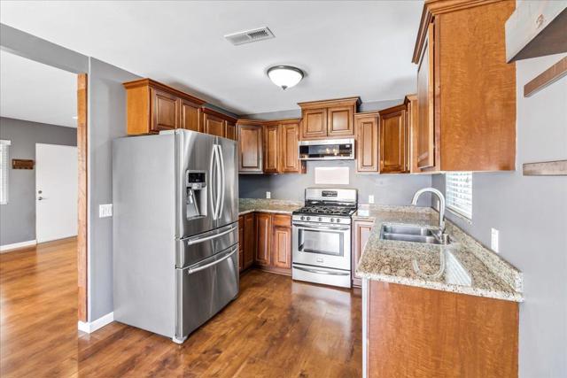 570 Casanova Avenue, Monterey CA: https://media.crmls.org/mediaz/9821c9de-326b-4415-b1b7-76a4e700bacb.jpg