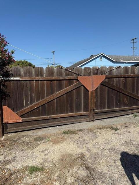 226 Beach Road, Marina CA: https://media.crmls.org/mediaz/9822075c-5a49-4764-b1f7-6e933cad2932.jpg