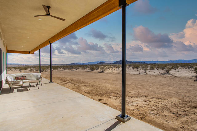 62751 Winters Road, Joshua Tree CA: https://media.crmls.org/mediaz/982277b0-24f1-4646-aa90-cff3279c9f9b.jpg
