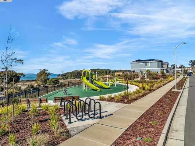 4171 Markovich Ct, Richmond CA: https://media.crmls.org/mediaz/98228c90-70d8-4d16-92e1-21dd1e01c524.jpg