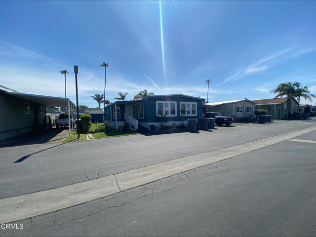 1853 Ives Avenue, Oxnard CA: https://media.crmls.org/mediaz/98228d69-a094-43b2-b5ad-b7ab4d13e766.jpg