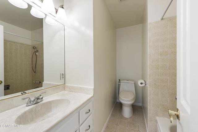 19816 Needles Street, Chatsworth CA: https://media.crmls.org/mediaz/98239584-fbd2-488a-8c31-004feb41d9bb.jpg