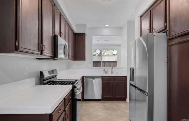 Detail Gallery Image 6 of 16 For 39161 Flamingo Bay #B,  Murrieta,  CA 92563 - 3 Beds | 2 Baths
