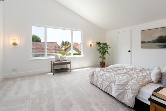 4406 Sugarland Ct, Concord CA: https://media.crmls.org/mediaz/9823e9c6-b7bd-4903-8b58-5ddcbc84676c.jpg