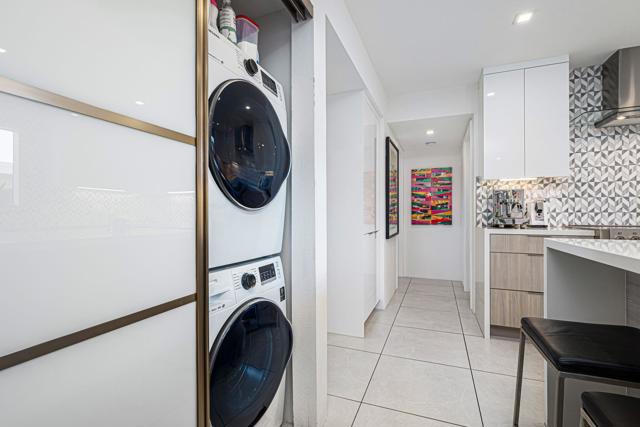 2696 S Sierra Madre, Palm Springs CA: https://media.crmls.org/mediaz/982525fe-7d39-48aa-b39d-d06baf8e71fe.jpg