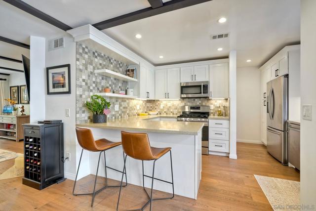 Image 7 of 49 For 8666 Villa La Jolla Drive  4