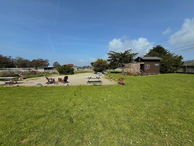575 Dolores Avenue, Half Moon Bay CA: https://media.crmls.org/mediaz/98260a77-5c7e-452b-9984-1c2701676636.jpg
