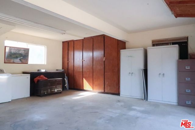 16065 Porter Avenue, Riverside CA: https://media.crmls.org/mediaz/9826785a-cf44-466e-9b85-2e6495a149d8.jpg