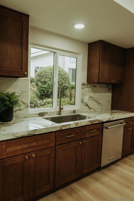 2143 Caminito San Martin, La Jolla CA: https://media.crmls.org/mediaz/9826a961-6b51-406f-922c-a2ffa5764108.jpg