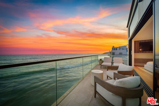 18954 Pacific Coast Highway, Malibu CA: https://media.crmls.org/mediaz/9826fe1b-4169-4fef-9cd5-c6e0cabfd4fa.jpg