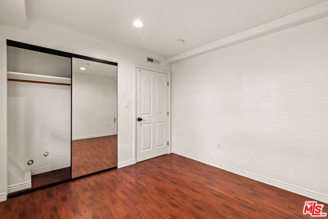 2667 Menlo Avenue, Los Angeles CA: https://media.crmls.org/mediaz/982752d1-48ce-403d-b63c-3c3632279716.jpg