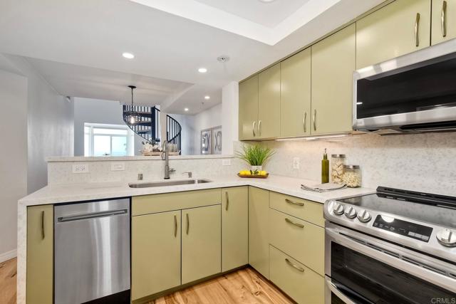 2400 5th Avenue, San Diego CA: https://media.crmls.org/mediaz/982757bf-7204-42f5-b834-b4de75e4ae10.jpg