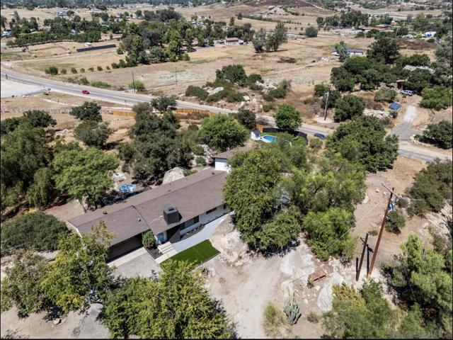 2523 San Vicente Road, Ramona CA: https://media.crmls.org/mediaz/9827aeda-f648-4a4f-bfb9-81b265d9e1be.jpg
