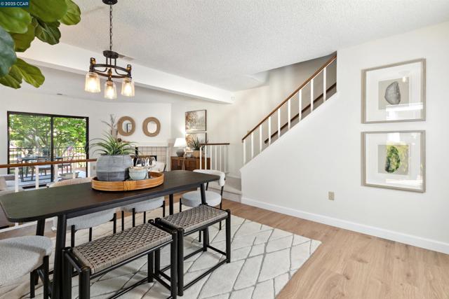 23 Shepardson Ln, Alameda CA: https://media.crmls.org/mediaz/9827e165-c4e0-48d7-988a-77652c6fafab.jpg