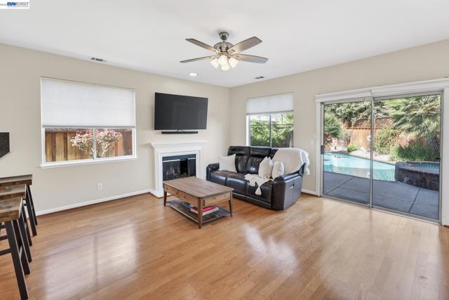 Image 18 of 45 For 1360 Toulon Ct