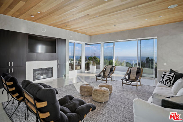 27454 Winding Way, Malibu CA: https://media.crmls.org/mediaz/9828cd8b-c905-4d89-aacc-d03a6e4136e2.jpg