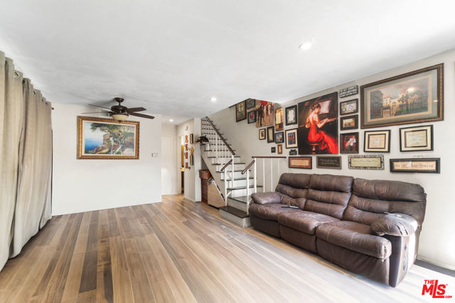 7312 Bright Avenue, Whittier CA: https://media.crmls.org/mediaz/9829189d-7071-442b-91e5-c7367a972807.jpg