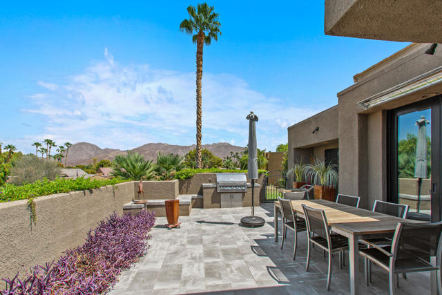 73698 Irontree Drive, Palm Desert CA: https://media.crmls.org/mediaz/98292190-cabd-44e6-a152-90c07159a490.jpg