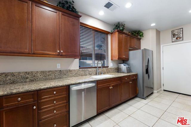 1514 Green Creek Trail, Beaumont CA: https://media.crmls.org/mediaz/98292959-8834-41c8-9e57-98859d7d6912.jpg