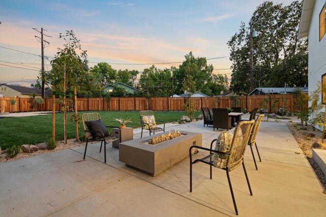 2330 Sierra Court, Palo Alto CA: https://media.crmls.org/mediaz/9829c9c7-51c3-4efa-92ac-22577535a186.jpg