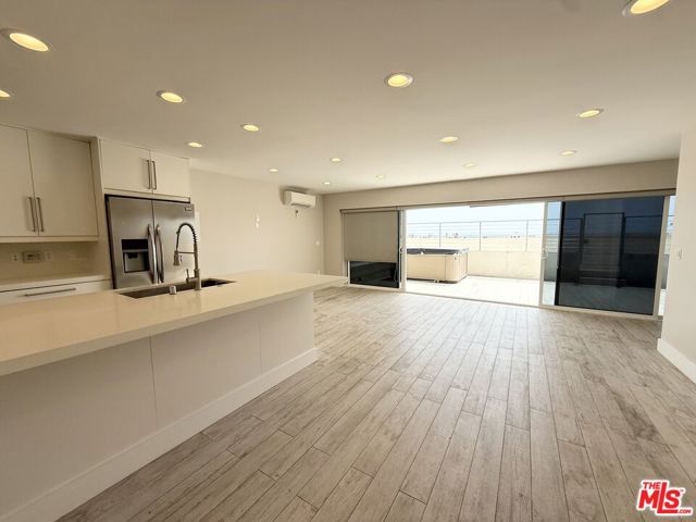 6955 Trolleyway, Playa del Rey CA: https://media.crmls.org/mediaz/9829d90d-8b45-40ab-8a82-a848bb303b76.jpg
