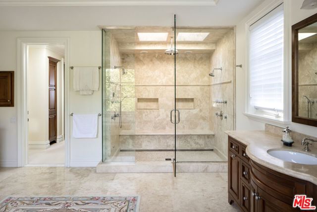 1667 Amalfi Drive, Pacific Palisades CA: https://media.crmls.org/mediaz/9829f300-a019-42dc-9ef9-0cb0c0015191.jpg