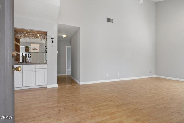 Detail Gallery Image 11 of 46 For 25702 Vista Fairways Dr, Valencia,  CA 91355 - 2 Beds | 2 Baths