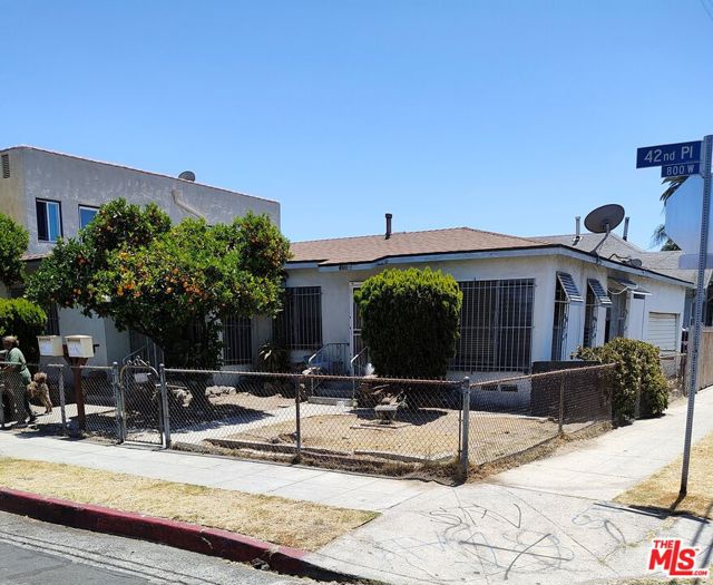 872 42nd Place, Los Angeles, California 90037, ,Multi-Family,For Sale,42nd,24413769