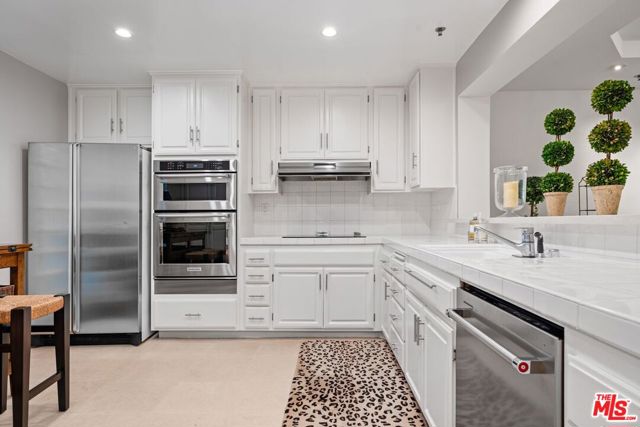 2132 Century Park Lane, Los Angeles CA: https://media.crmls.org/mediaz/982acb93-589d-412a-a986-7197f75bed8c.jpg