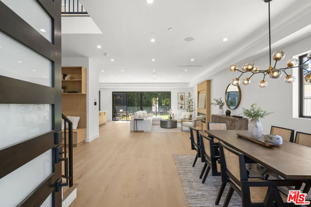 5741 Newcastle Avenue, Encino CA: https://media.crmls.org/mediaz/982af8c1-8353-47c8-b73f-4b8ef9bee0fd.jpg