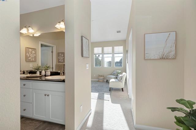 328 C St, Hayward CA: https://media.crmls.org/mediaz/982b912b-6748-40b5-b47e-2e3dac23a004.jpg