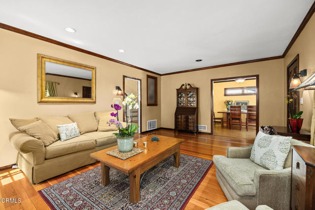 1116 Foothill Street, South Pasadena CA: https://media.crmls.org/mediaz/982c1d42-8ca8-4a02-9ce3-fa63ad91dfcd.jpg