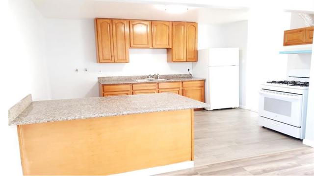 Image 7 of 10 For 7008 Spencer Street